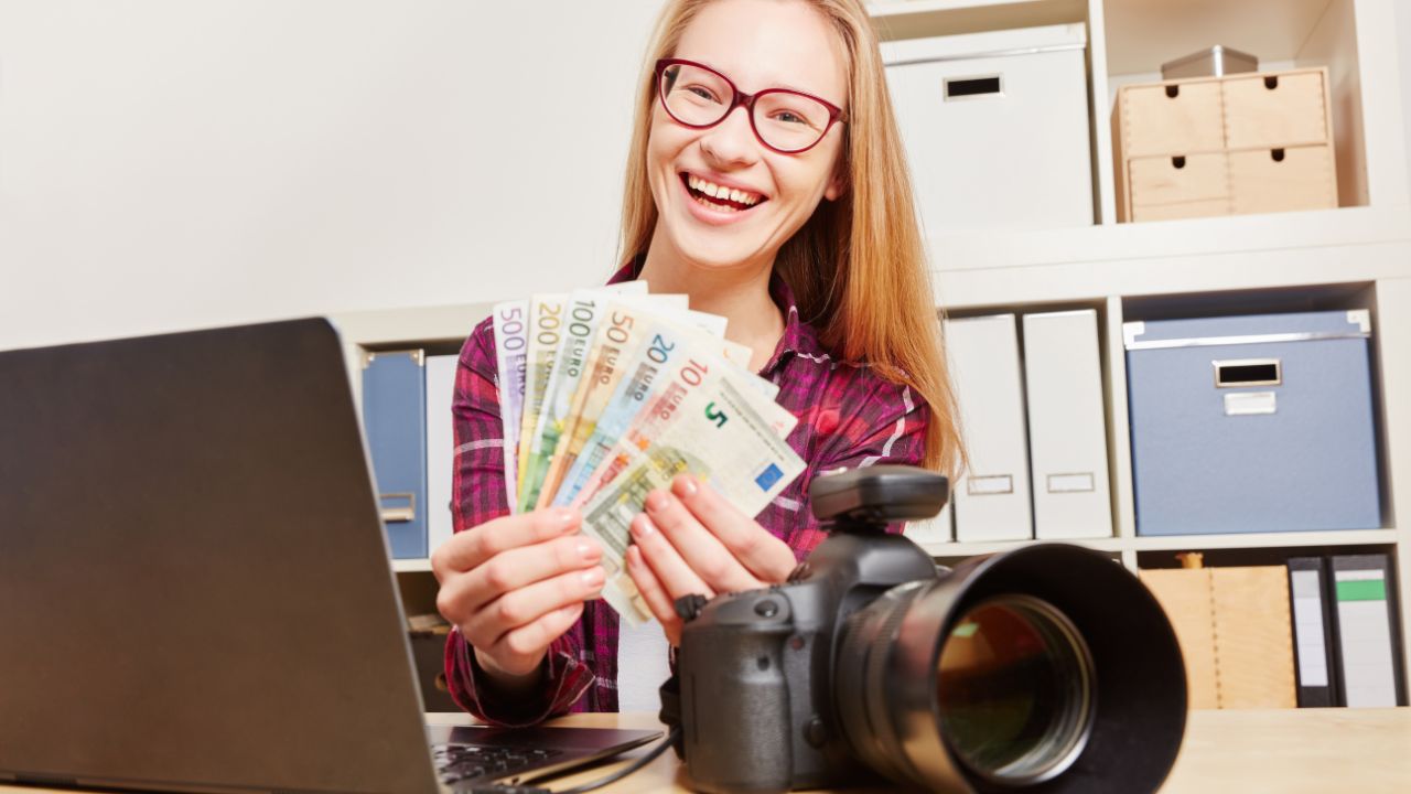 Earn with aelftech com