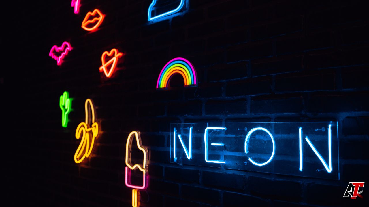  Custom neon sign